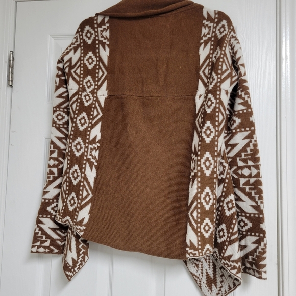 Patagonia Pine Mountain Wrap Size Medium. - Picture 6 of 8